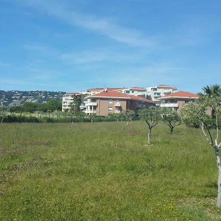 Domaine Flore Voilier * Juan-les-Pins
